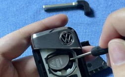 帕萨特汽车钥匙没电了怎么打起火,帕萨特钥匙没电了怎么打开车门