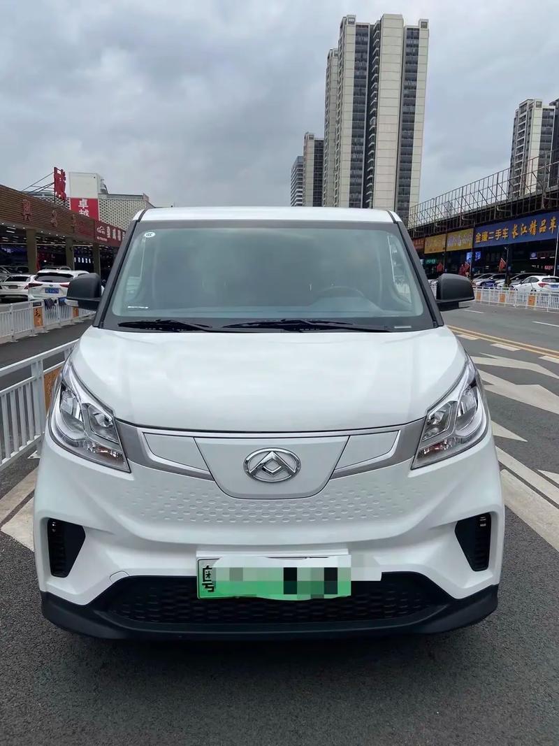 上汽大通ev30补贴后价格(上汽大通ev30属于什么车型)