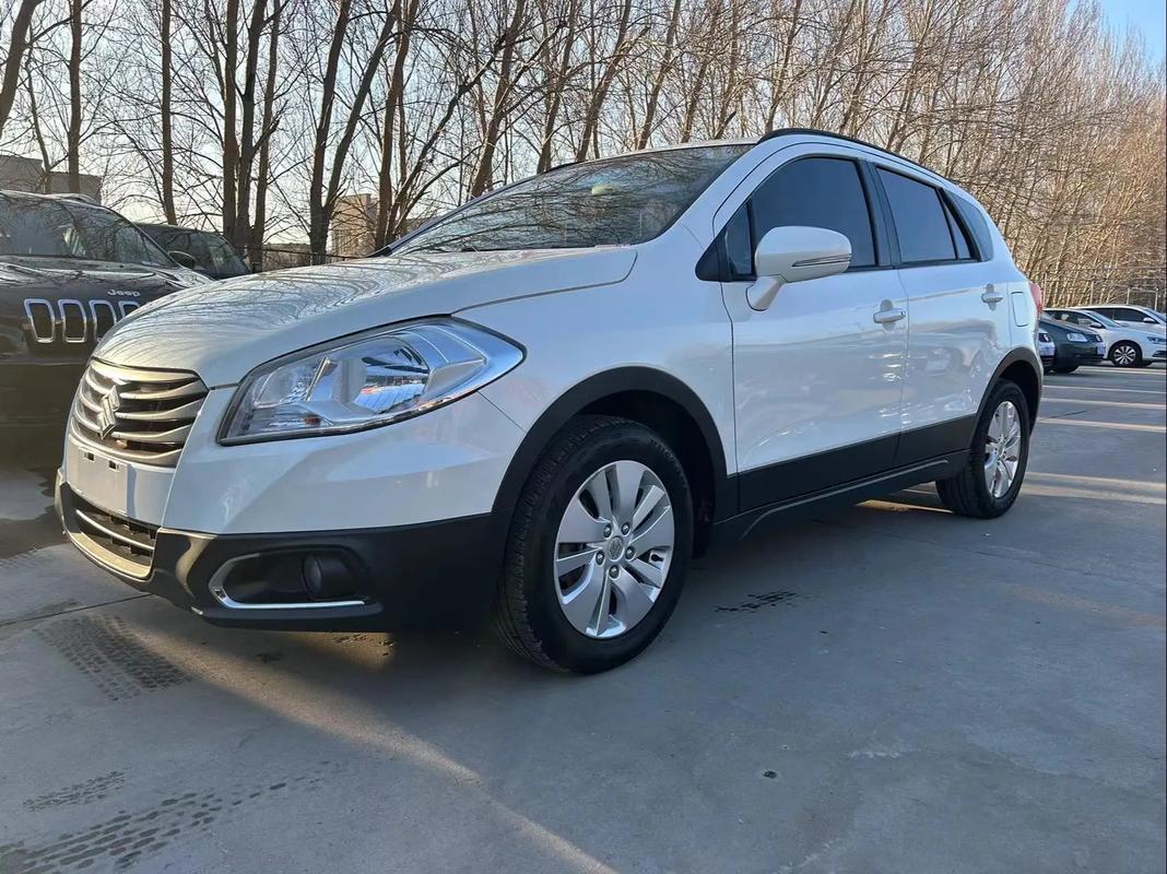 铃木锋驭二手车价格/2015铃木锋驭二手车值多少钱