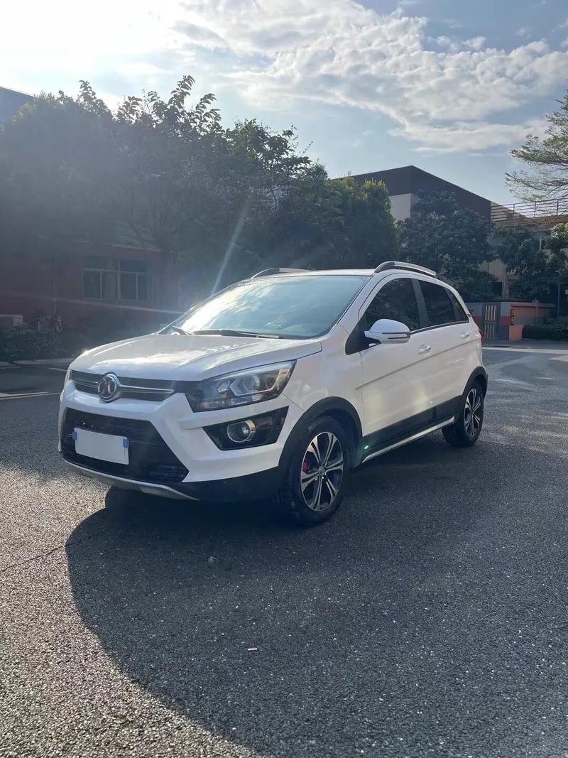 北汽绅宝x25二手车/北汽绅宝x2516年车现在卖多少钱