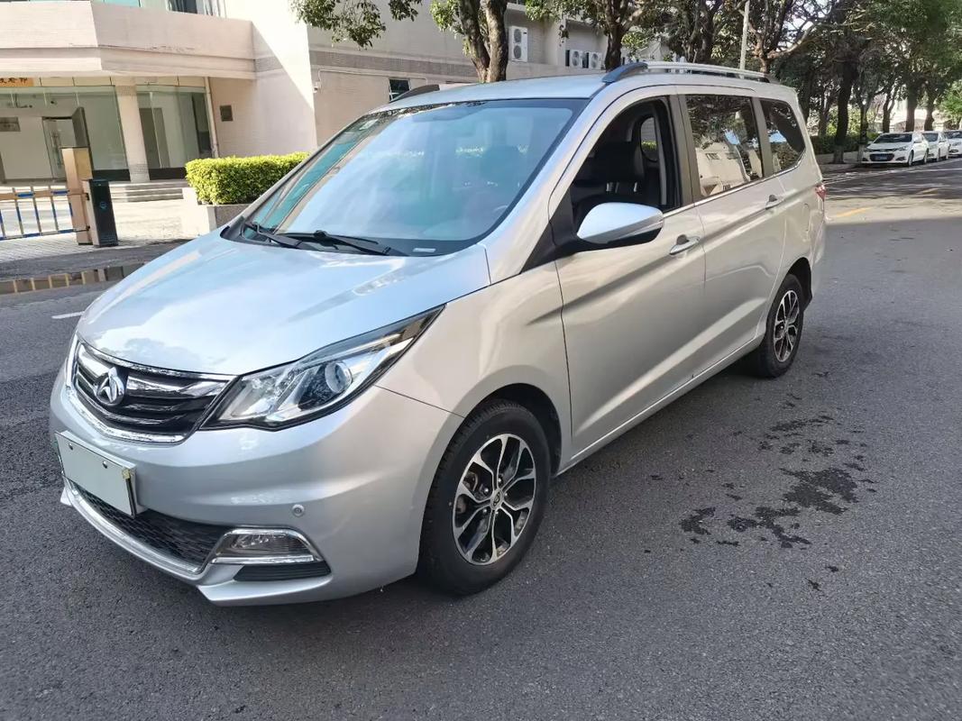 长安欧尚7座车价格,长安欧尚7座车价格及图片