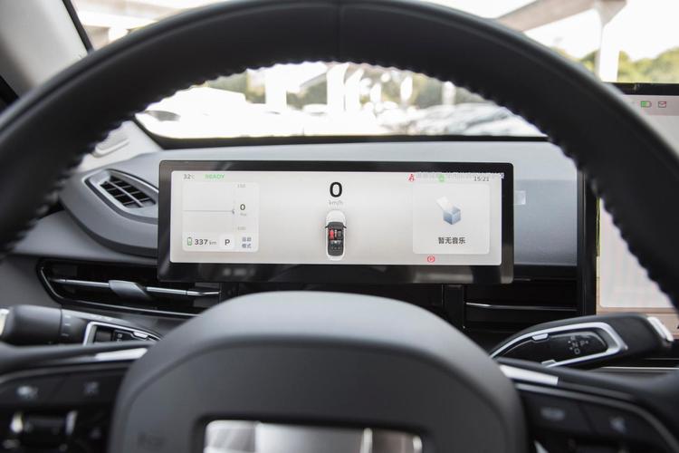 吉利几何汽车(吉利几何汽车仪表盘)