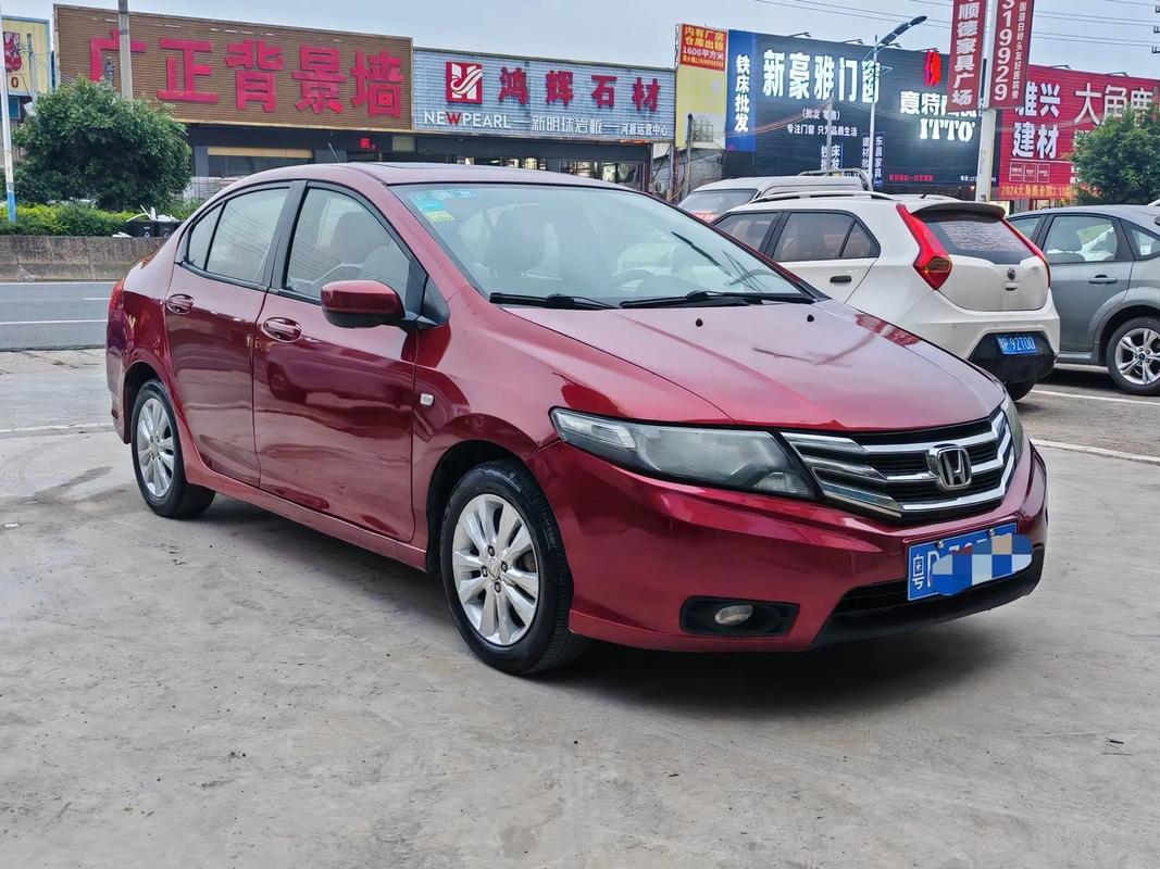 13年本田锋范值多少钱(13年本田锋范新车落地价格)