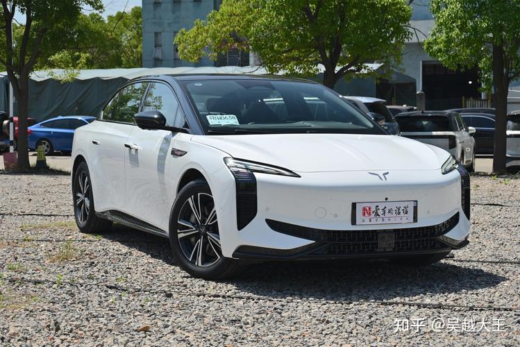 20万最安静最舒适的轿车(20万舒适安全的家用车)